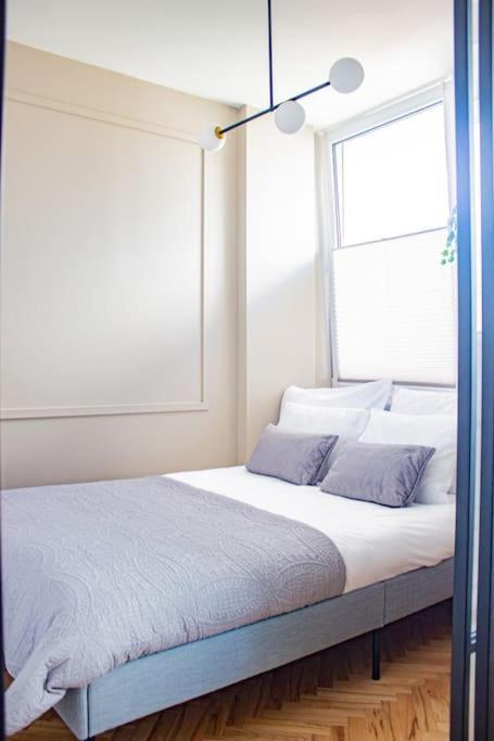 Central Apartment With Balcony And Views, Old Town, Metro Warsaw Ngoại thất bức ảnh