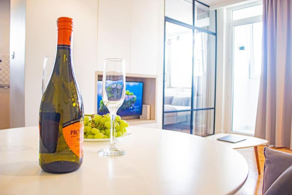 Central Apartment With Balcony And Views, Old Town, Metro Warsaw Ngoại thất bức ảnh