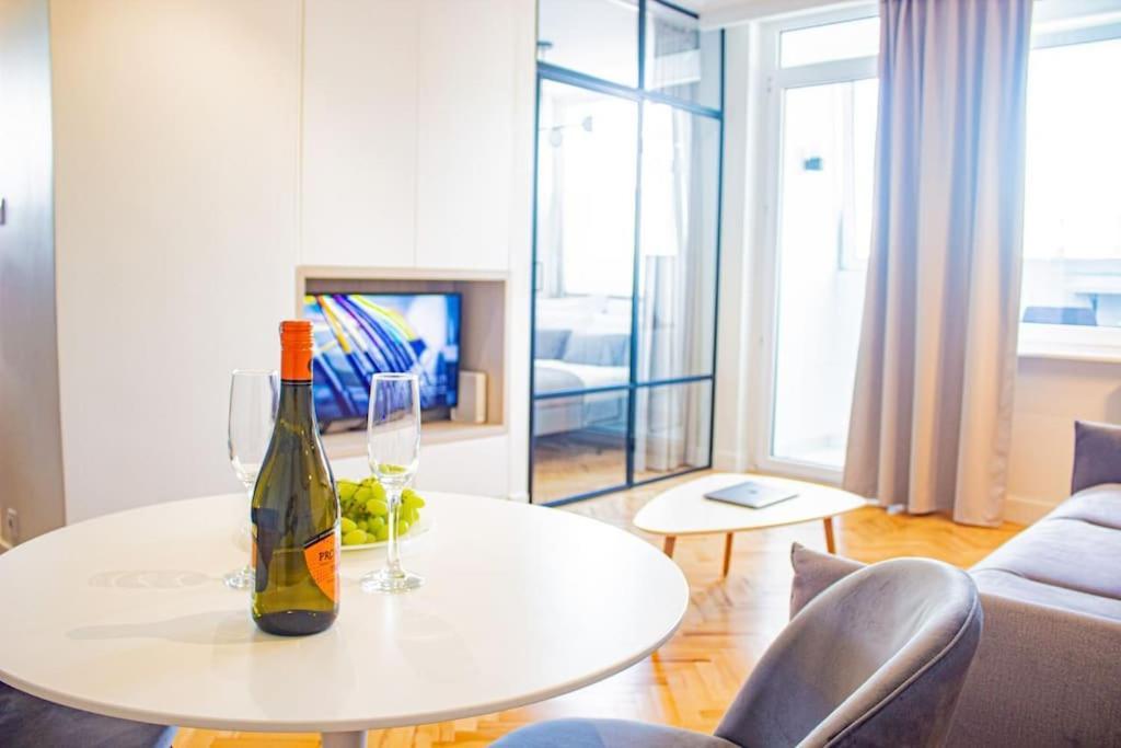 Central Apartment With Balcony And Views, Old Town, Metro Warsaw Ngoại thất bức ảnh